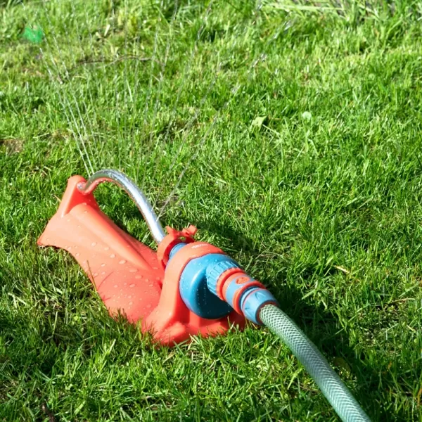 Oscilační zavlažovač pokládací 15 trysek EXTOL PREMIUM 8876468